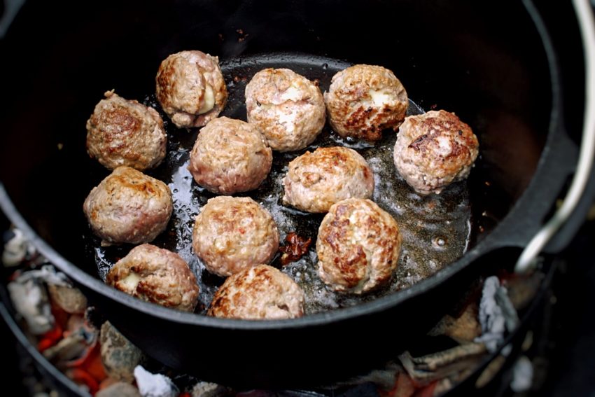 Mozzarella Fleischbällchen anbraten